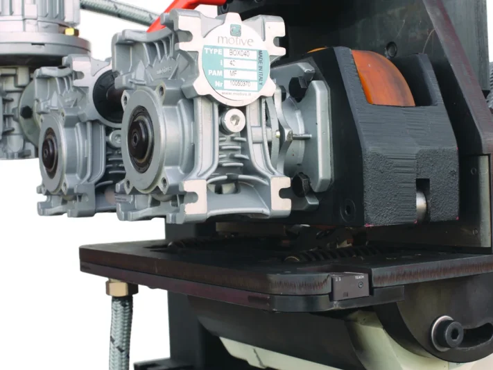 Станок для снятия фаски с листового металла COMPACT EDGE REVERSE Станок для снятия фаски с листового металла COMPACT EDGE REVERSE